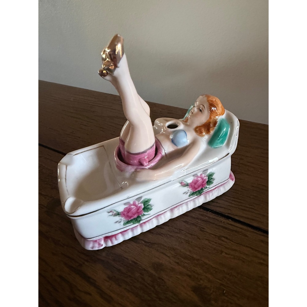 Vintage Naughty Nodder Pinup Bathing Beauty Ashtray Kitsch Ceramic No Fan